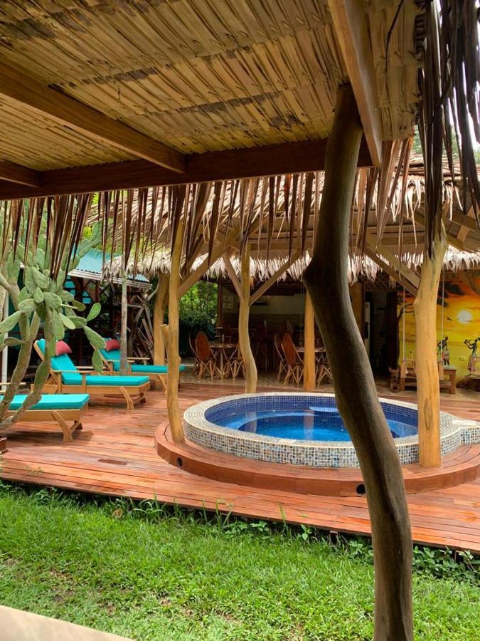 Casa Mambo Bed and Breakfast Cahuita Eksteriør billede