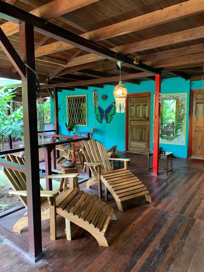 Casa Mambo Bed and Breakfast Cahuita Eksteriør billede