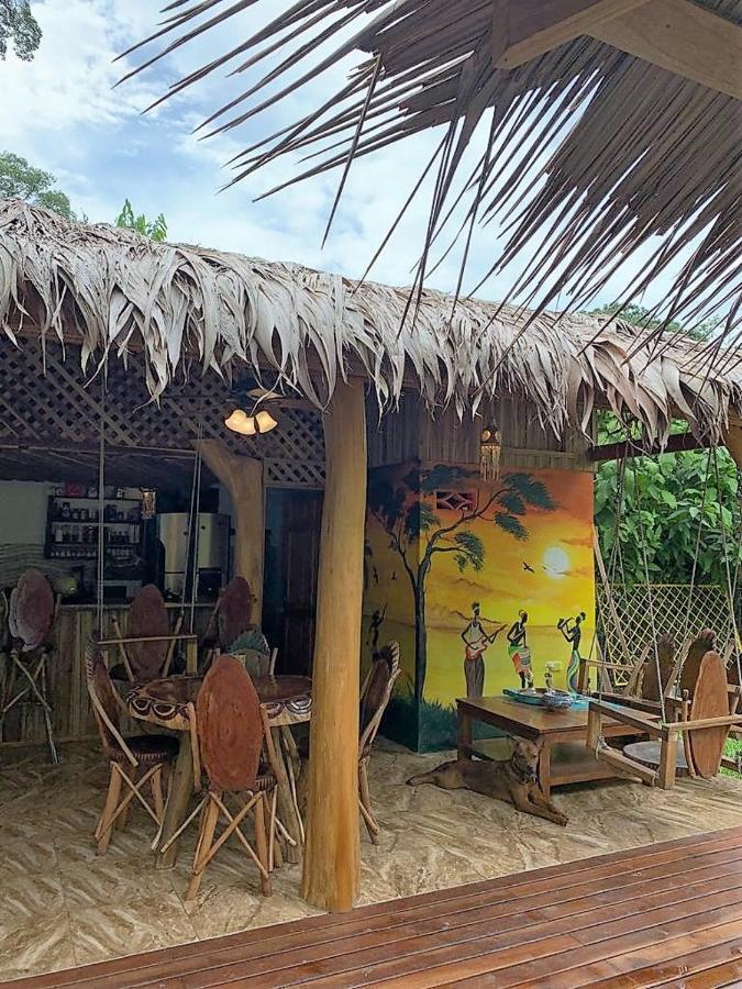 Casa Mambo Bed and Breakfast Cahuita Eksteriør billede
